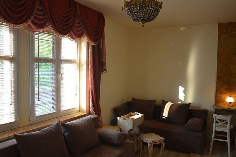 Apartament nr 6 — Tropikalna Pomarańcza — Willa u Babci Maliny w Sarbinowie